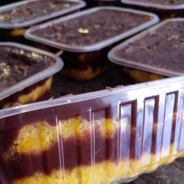 Bolo de cenoura c/ recheio de chocolate